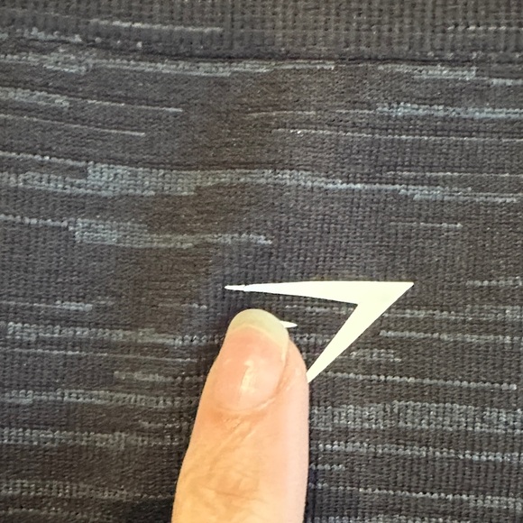 Gymshark Black Patterned Leggings size small ( small crack in logo) - Picture 3 of 10